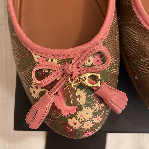 COACH- NWT- FG2563- signature floral ballet flat - size 6.5 - Picture 10 of 11